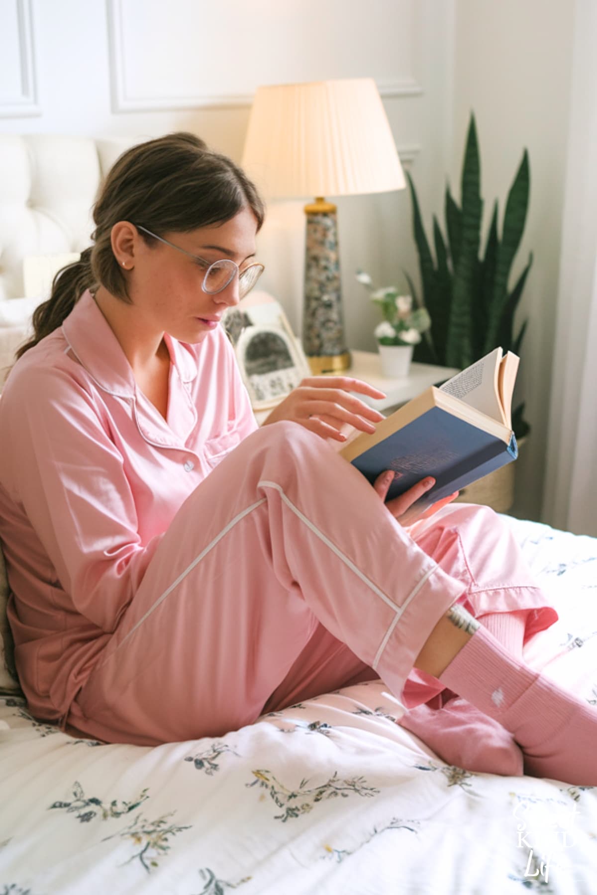 solo date ideas: read a good book